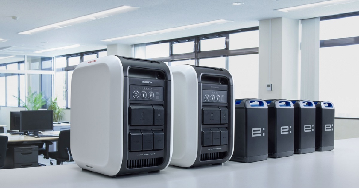 ホンダ、災害時などに活用できるポータブル電源発売 ソーラーパネルで