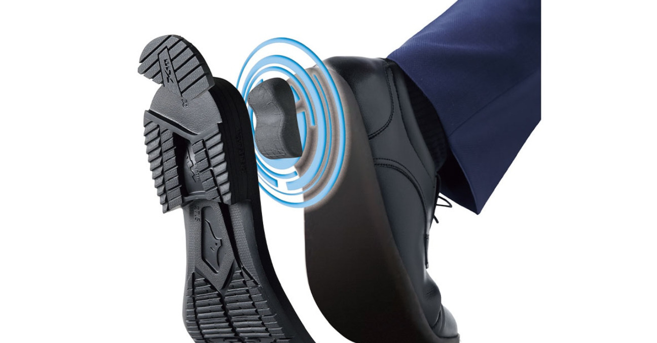 ビジネスシューズ　ミズノ　青山スーツ　26.5 天然皮革 洋服の青山×ミズノのビジネスシューズ、好調受けリニューアル