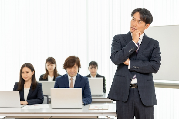 幹部人材が抱える悩み 3位「業績アップ」、2位「生産性の向上」、1位は? - ITmedia ビジネスオンライン