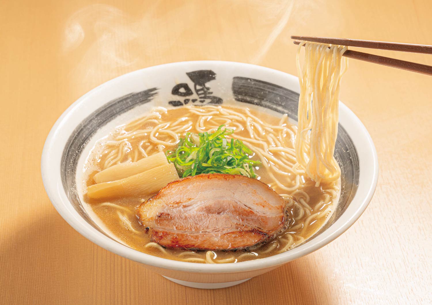 吉野家の「ラーメン」欧州1号店の反響は？ なぜ牛丼ではなくラーメンを選んだのか：「ばり馬」は通用するか（1/5 ページ） - ITmedia  ビジネスオンライン