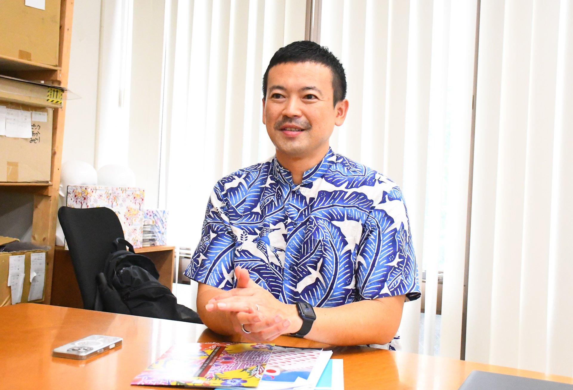 職人の年収が低い──沖縄の伝統工芸の課題に、社員100人のIT会社は