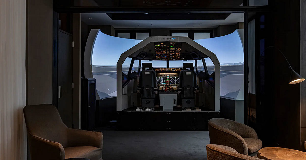 関西初「ボーイング737MAX」操縦体験 週末予約ほぼ100％、人気の理由は