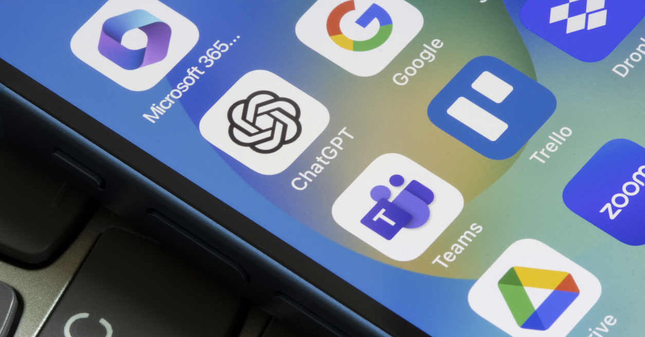 [ITmedia ビジネスオンライン] AIを日常的に「3割超」が利用も、情報の真偽は3人に1人が「確認せず」