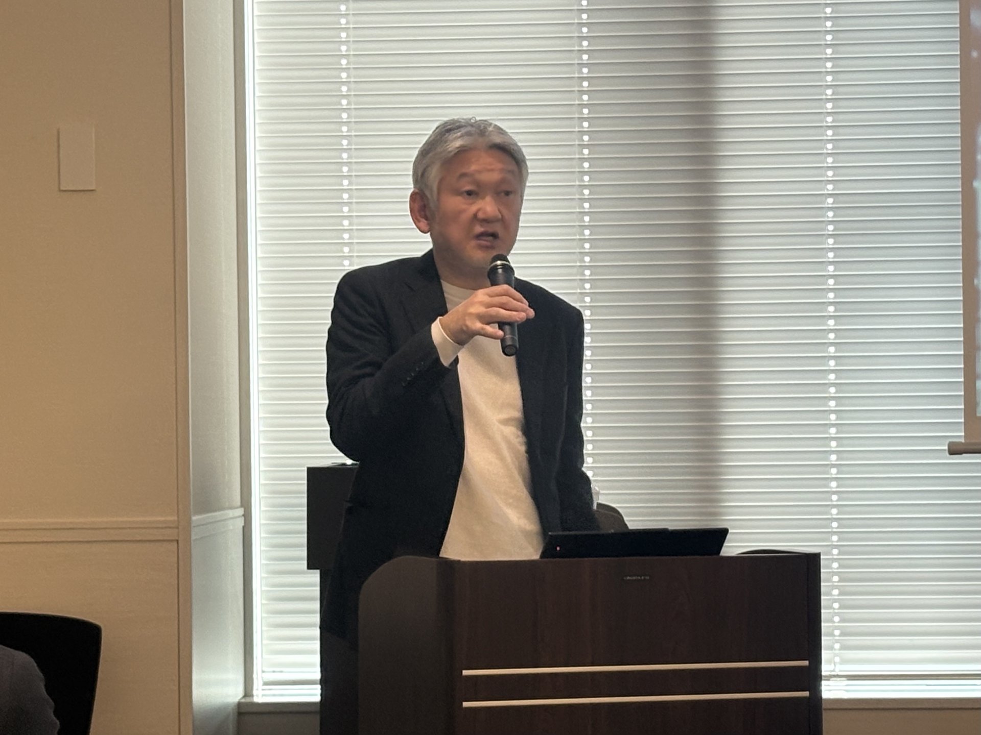 背中を見て覚えろ」の終焉 日本の製造業は生き残るために「現場の