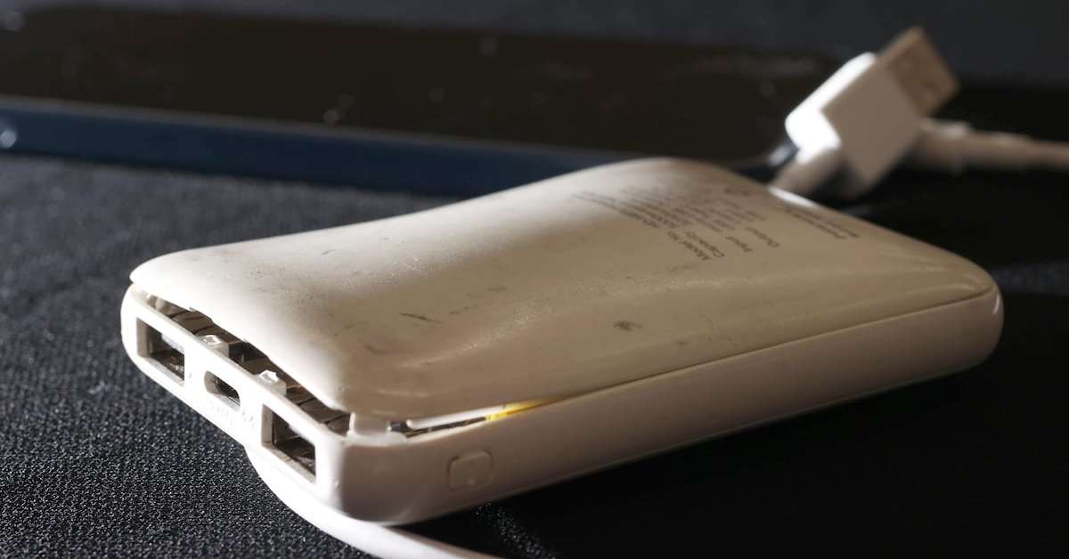 なぜ燃えるモバイルバッテリー　市場に出回る“怪しい電池”の実態