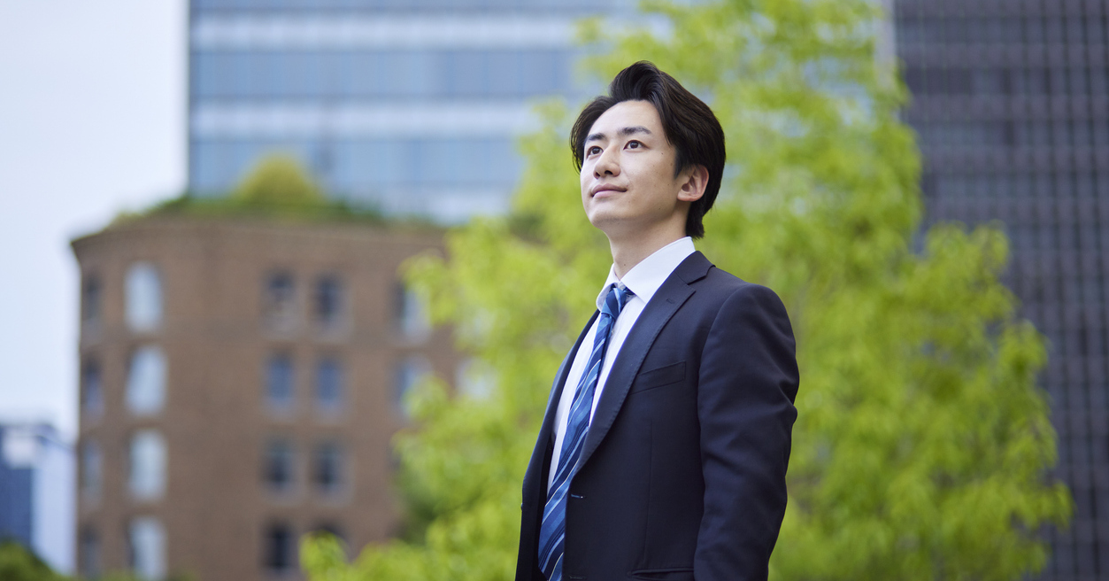 2027年卒の初任給、約9割の企業が引き上げ 平均支給額は23万7903円