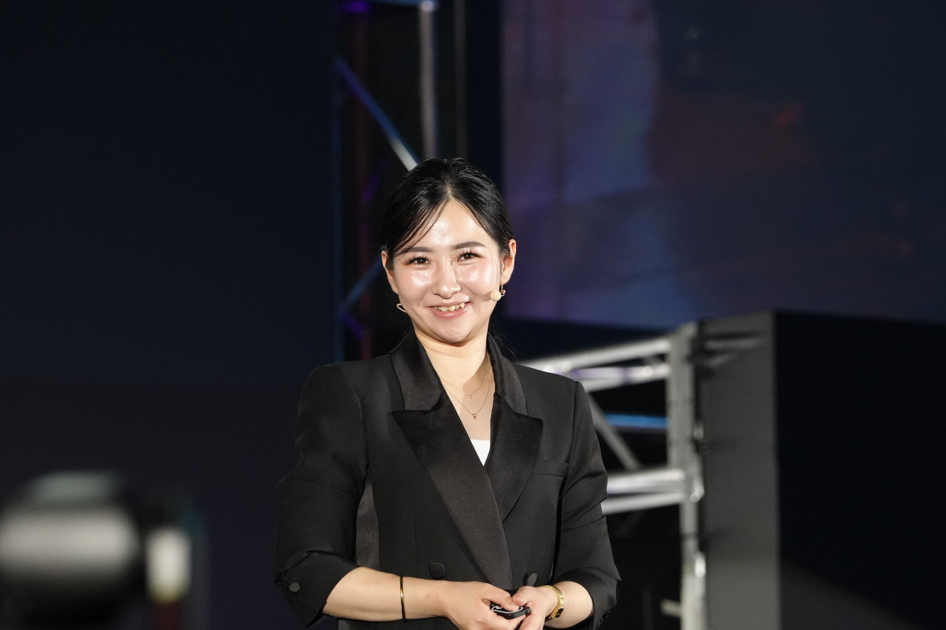 元アルバイトの22歳社長「年商1000億円は絶対できる」 全店舗を回る異色のマネジメント