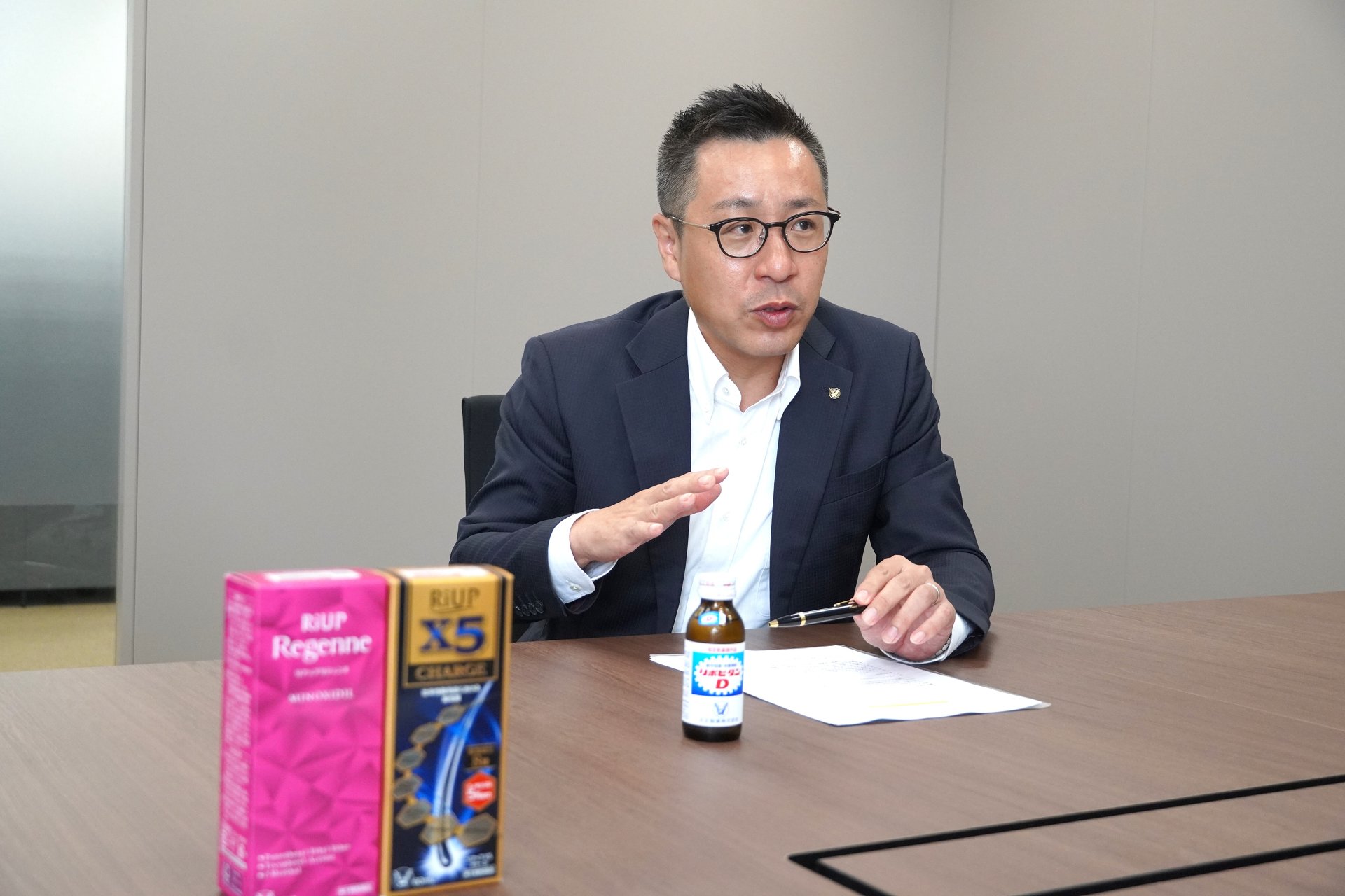 山田太郎・45歳」は、なぜ育毛剤を買ったのか？ 大正製薬がGeminiで