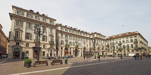 �������[�����C�^���A�̃g���m�n���S2�����̎ԗ��^�M���V�X�e������