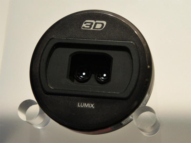 デジカメ用「3D交換レンズ」をパナソニックが年内発売 - ITmedia NEWS