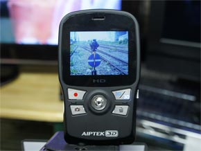 ハイビジョン3D動画を2万円台で レッツコーポレーションから低価格