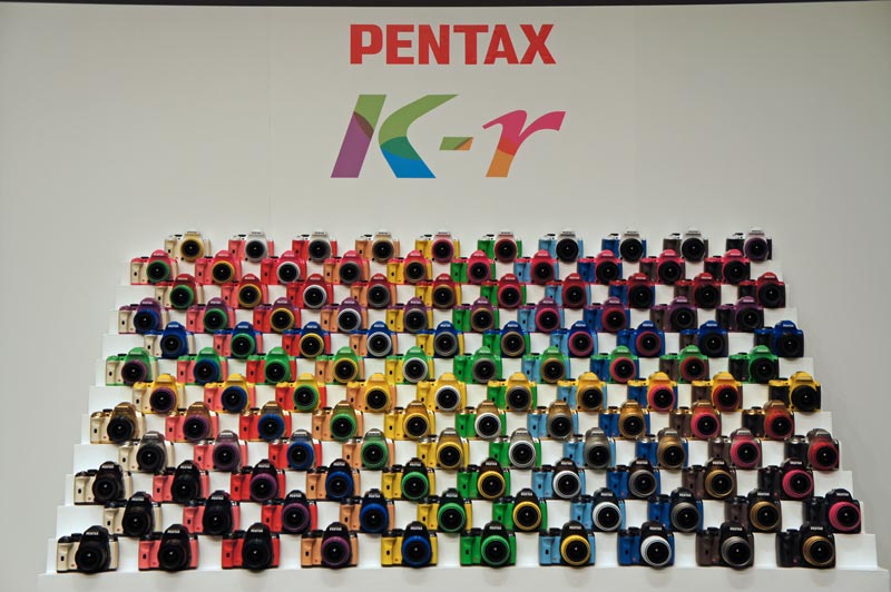 いろいろ選べる120色、ペンタックス「K-r」カラーオーダー - ITmedia NEWS