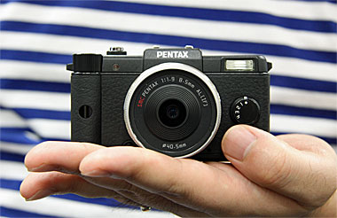 PENTAX Q(ペンタックス) デジタル一眼レフ 単焦点レンズキット