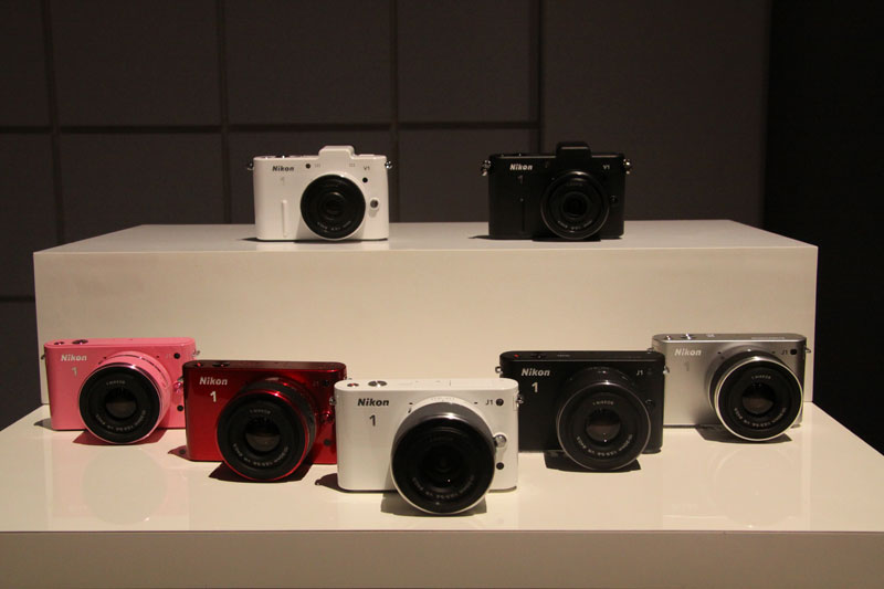 ニコン、ミラーレスカメラ「Nikon 1」を発売 - ITmedia NEWS
