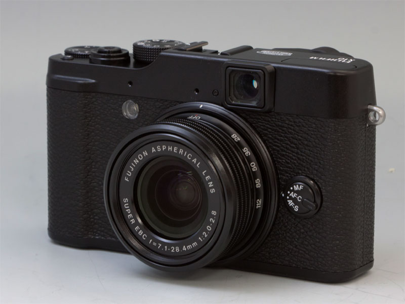 写真で見る「FUJIFILM X10」 - ITmedia NEWS