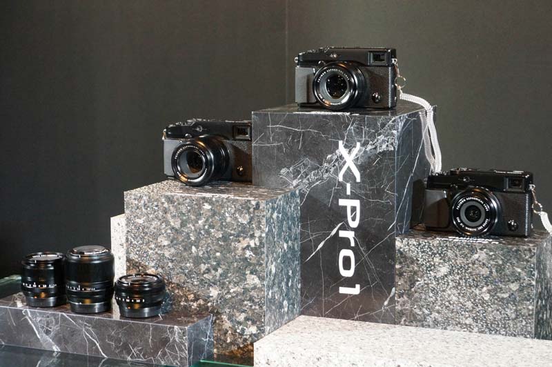FUJIFILM X-Pro1」発売日決定 レンズロードマップも公開 - ITmedia NEWS