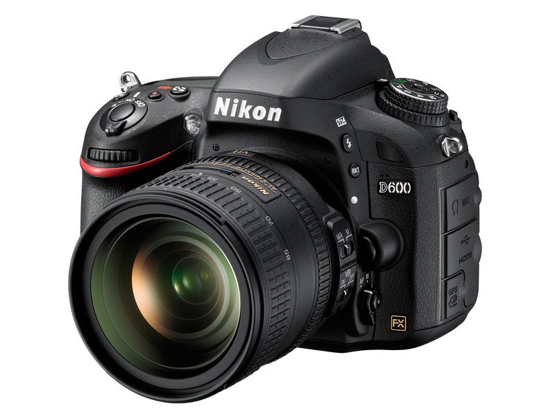 ニコンFXフォーマットデジタル一眼レフカメラ D600