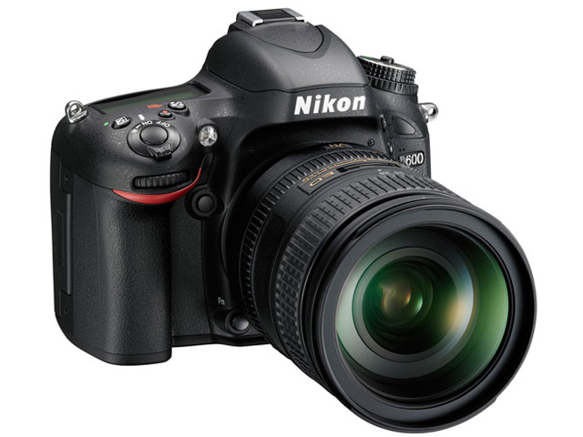 ニコンフルサイズ D800 28-300mmレンズ 撮影枚数8，649枚Nikon