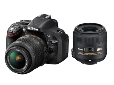 【Nikon】デジタル一眼レフ D5200 + 単焦点レンズ付