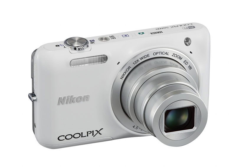 《美品》coolpix s6600 Wi-Fi、自撮り搭載