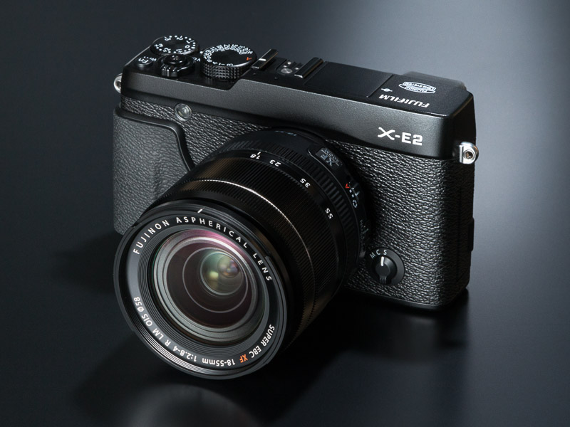 カメラ デジタルカメラ 進化したレトロデザインのミラーレス――富士フイルム「FUJIFILM X-E2 