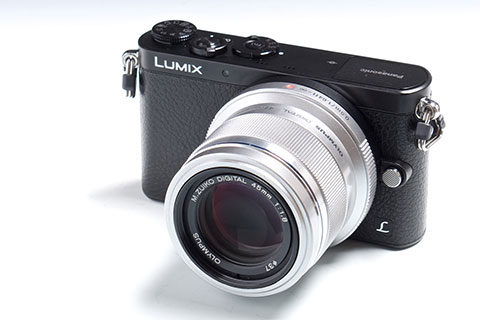 小さいだけじゃない――“溝”をさりげなく埋める不思議なカメラ “LUMIX GM ...