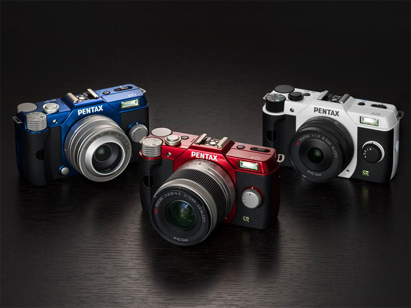 「PENTAX Q7」に100台数限定のスペシャルカラーバージョン - ITmedia NEWS