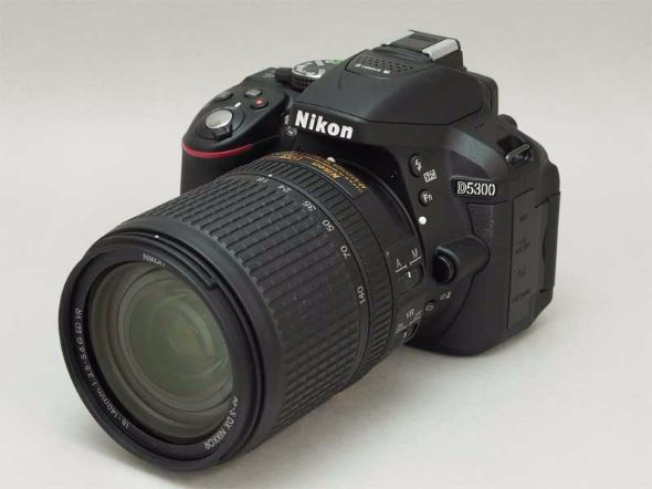 カメラ デジタルカメラ ニコン「D5300 18-140 VRレンズキット」が久々にランクイン：デジタル 