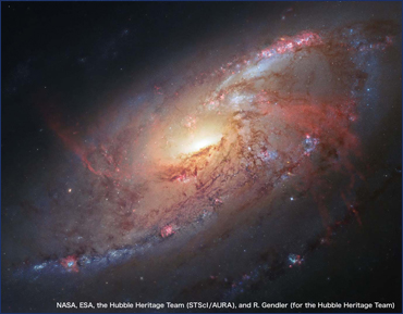 ハッブル宇宙望遠鏡25周年 時空を超える銀河の旅」：写真展 - ITmedia NEWS