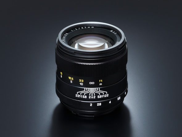 懐かしさ漂う中国製レンズのボケ表現――中一光学「CREATOR 85mm f2.0