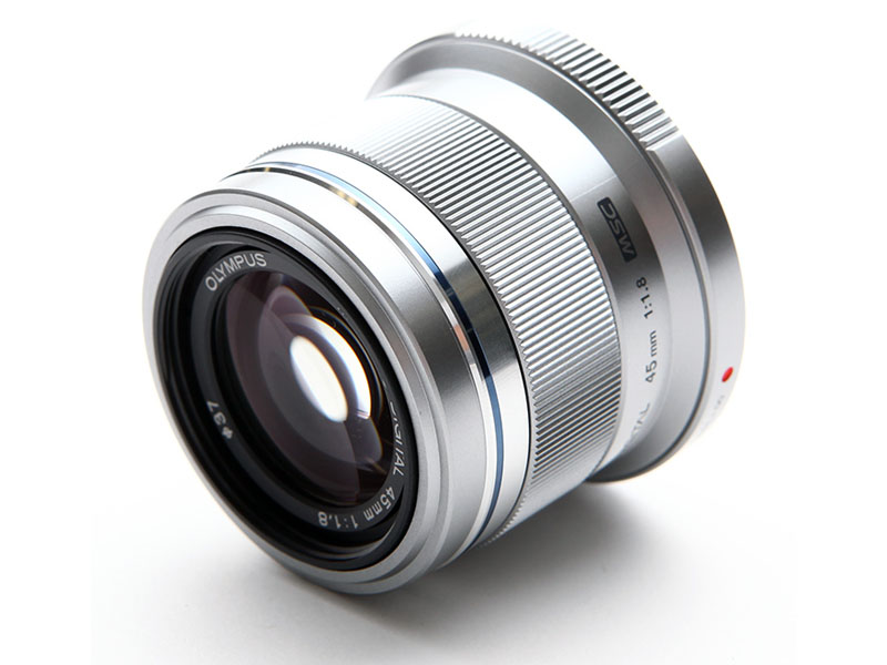 OLYMPUS M45F1.8 シルバー　zuiko 単焦点レンズ