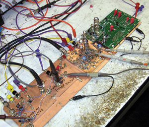 図1　水晶発振器の消費電流測定に用いるブレッドボード