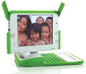 図3　OLPCが開発したノート型パソコン「XO」