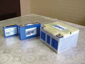 写真7　リチウムエナジージャパンの車載リチウムイオン電池LEV50