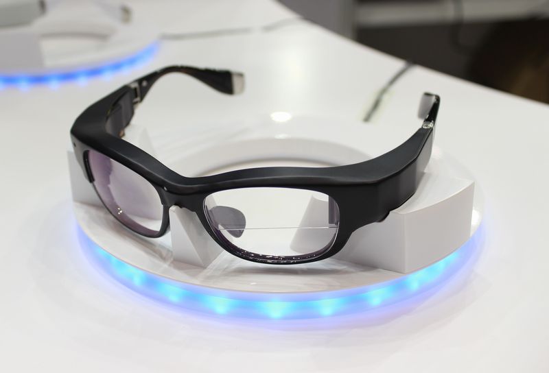 uCool Design Smart GlassvBt[̑͂܂ڗAKWFbgȂAɗn񂾌`̃fUCƂȂĂ iNbNŊgj
