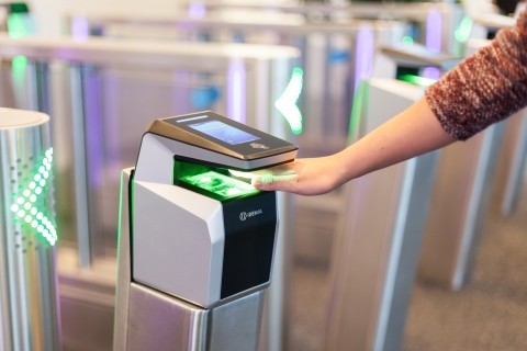 DigitalPersona 指紋認証システム 2個セット 生体認証技術の日本展開を加速する仏セキュリティ大手：「今後の軸の一