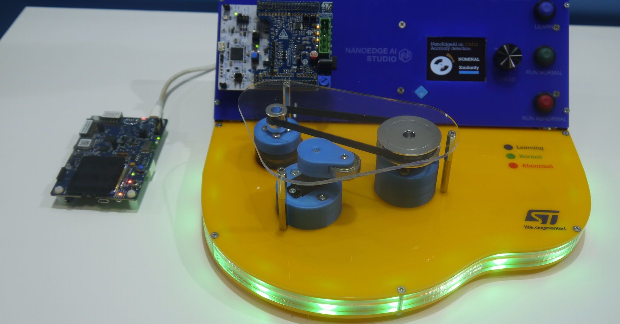2時間弱で学習完了、組み込みAIの最新デモを展示：STマイクロが