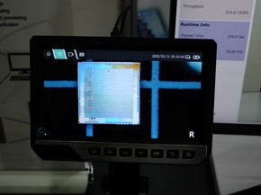ACCESSのブースに展示されていた、SRAMベースのCompute-in-Memoryチップの試作品