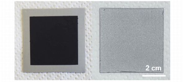 5cm角の金属支持SOFC。左が電解質側、右が多孔質ステンレス鋼基板側