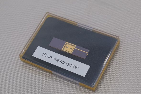 展示されていた6素子搭載デバイス