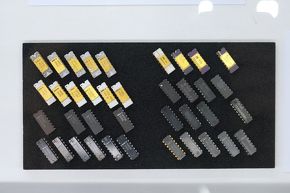 Intel̐E4rbg}CNvZbTuMCS-4v