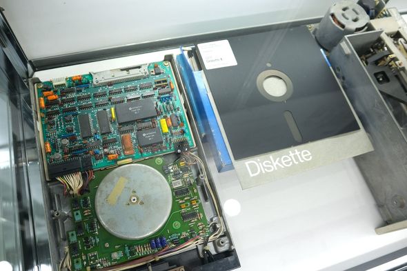 8�C���`�t���b�s�[�f�B�X�N