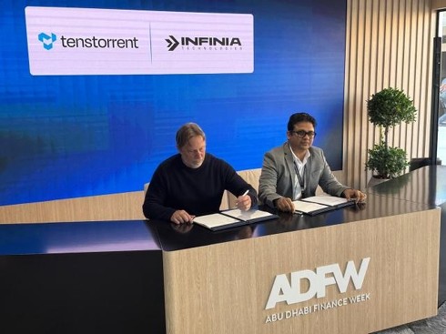 Jim KellerijInfinia Technologies CEOArif KhanBЂ2025N129ičԁjAInfinia TechnologiesTenstorrent̃`bv_𔭕\ oFTenstorrent