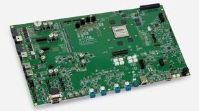 R-Car X5H�]���{�[�h�̊O�ς�RoX�v���b�g�t�H�[���̊T�v