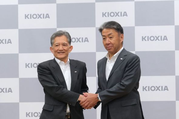 �L�I�N�V�A���⎁�Ƒ��c��