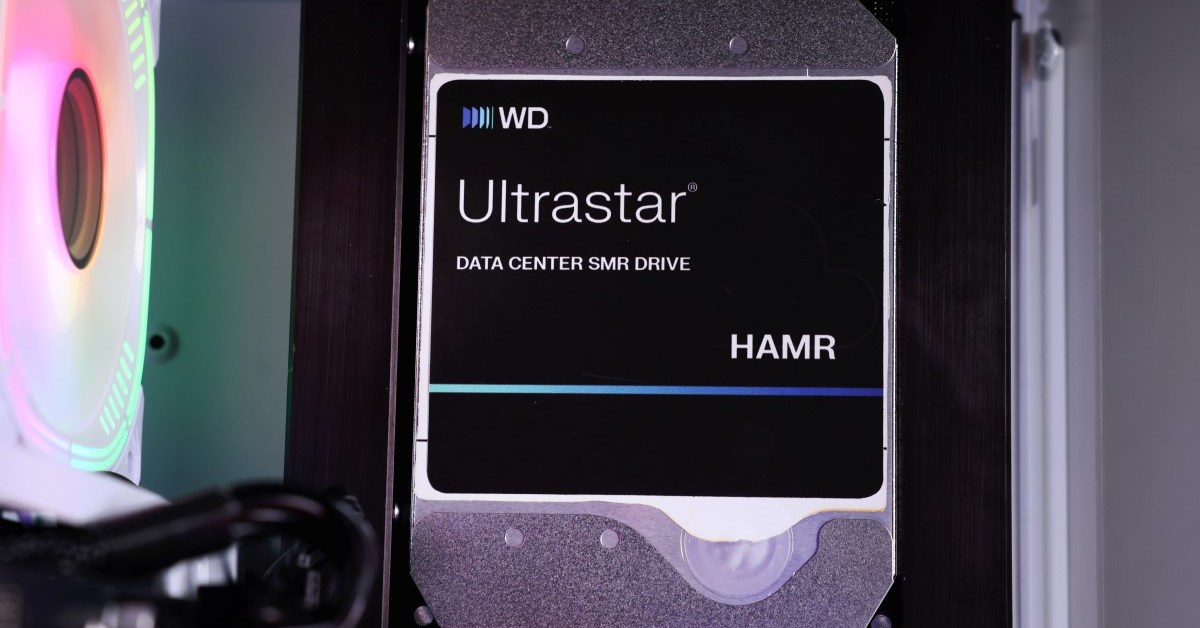 WD、2029年に100TB HDD実現へ 「SSDとの差」縮小も狙う：ロゴも刷新（1