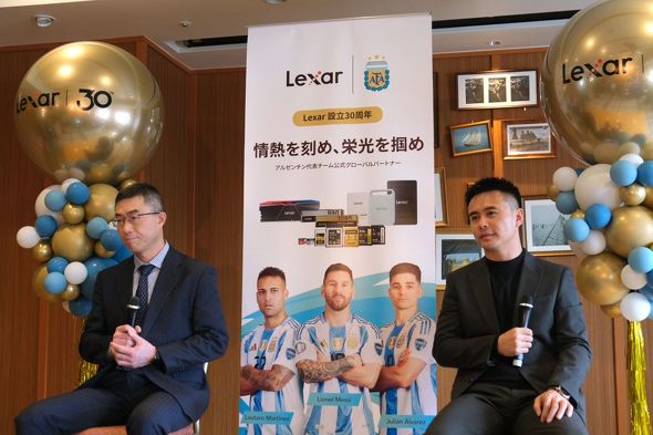 ���L�T�[�W���p���̃Z�[���X�f�B���N�^�[Derrik Tan���i���j�^Lexar�A�W�A�����m�n��[�l�����}�l�W���[William Lu���i�E�j