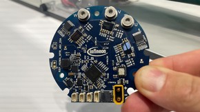 ������̓��t�@�����X�f�U�C���{�[�h