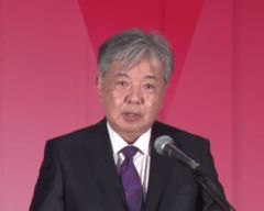 �f���\�[��\����𕛎В��̎R��N�F��