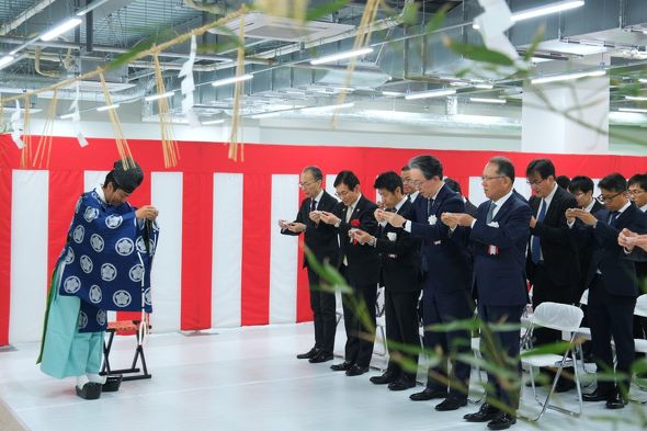 �v�H���̗l�q�i�_��q�Ձj